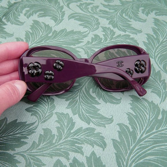 🗼💖 LIKE NEW CHANEL PURPLE SUNGLASSES w/Black Camelia detail - Picture 4 of 15